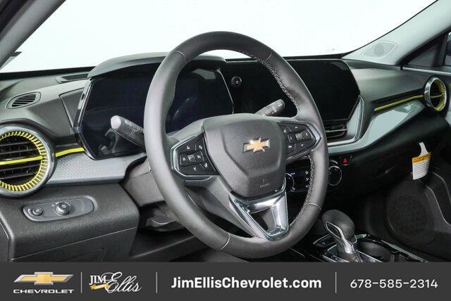 New 2026 Chevrolet Trax LT w/ Sunroof Package FWD image 4