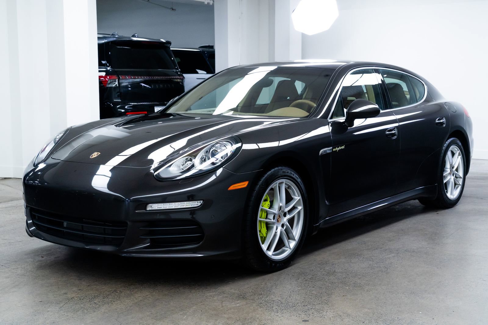 Used 2014 Porsche Panamera S image 3