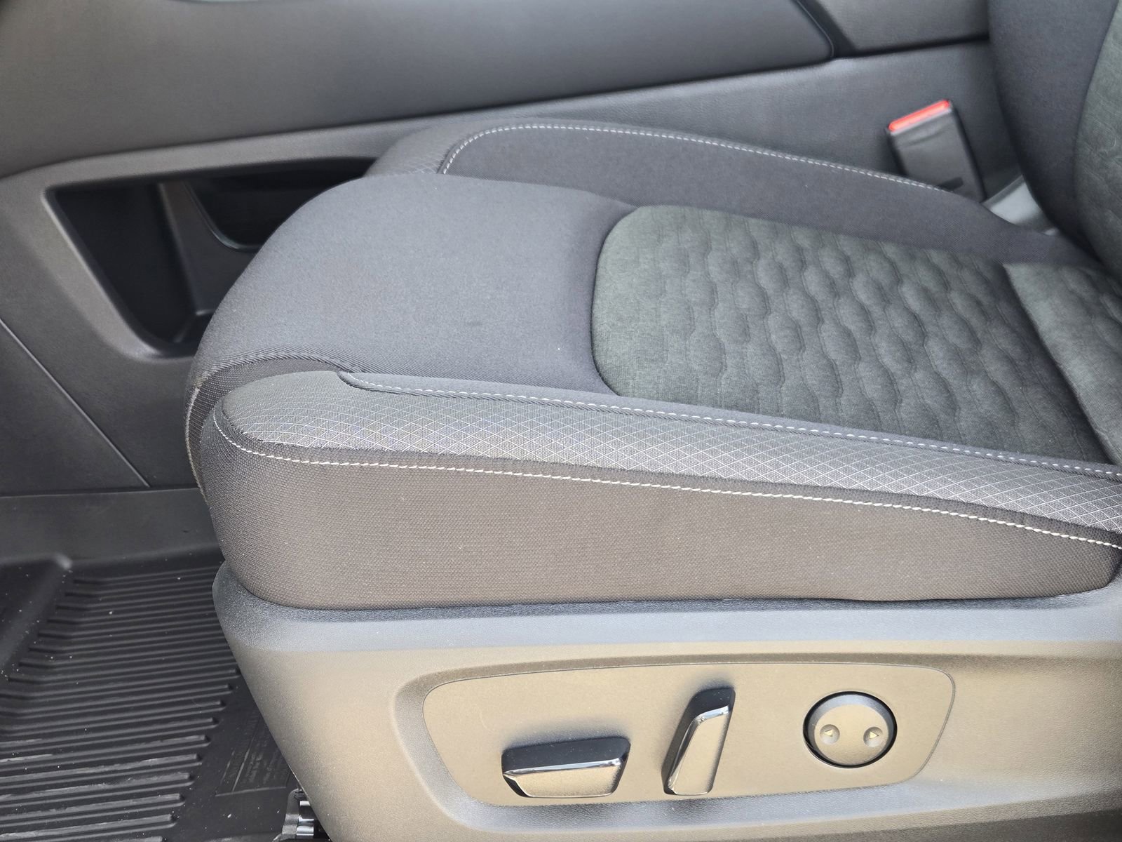 New 2026 Nissan Pathfinder SV image 21