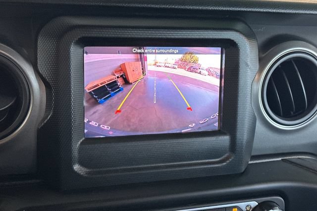 Used 2023 Jeep Wrangler Unlimited AWD/4WD image 22