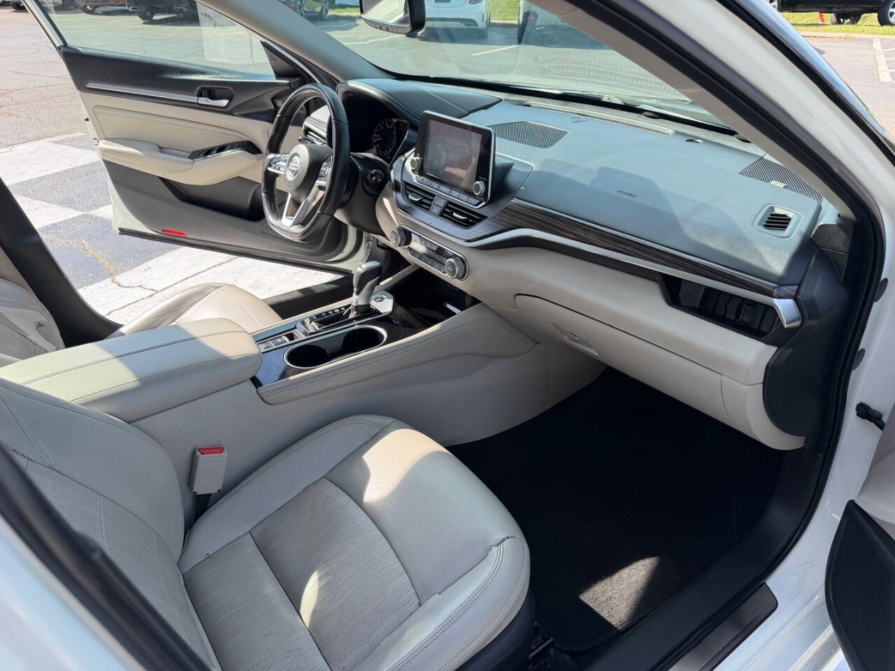 Used 2020 Nissan Altima 2.5 SL FWD image 12