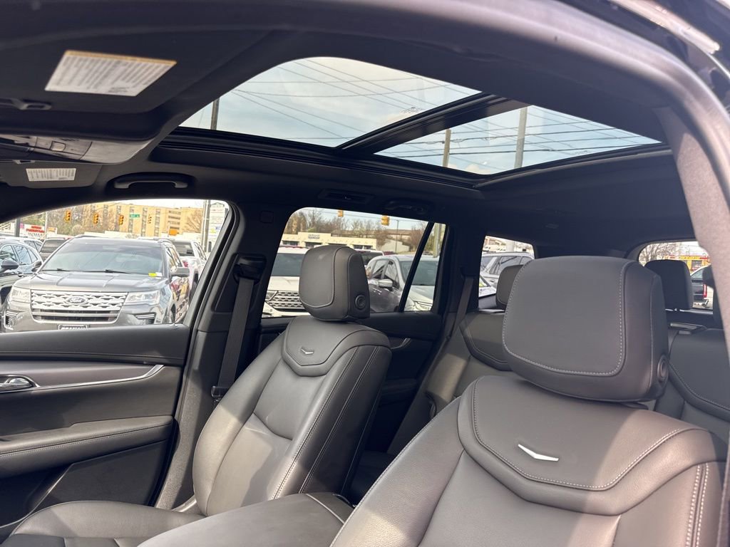 Used 2025 Cadillac XT6 Luxury image 28