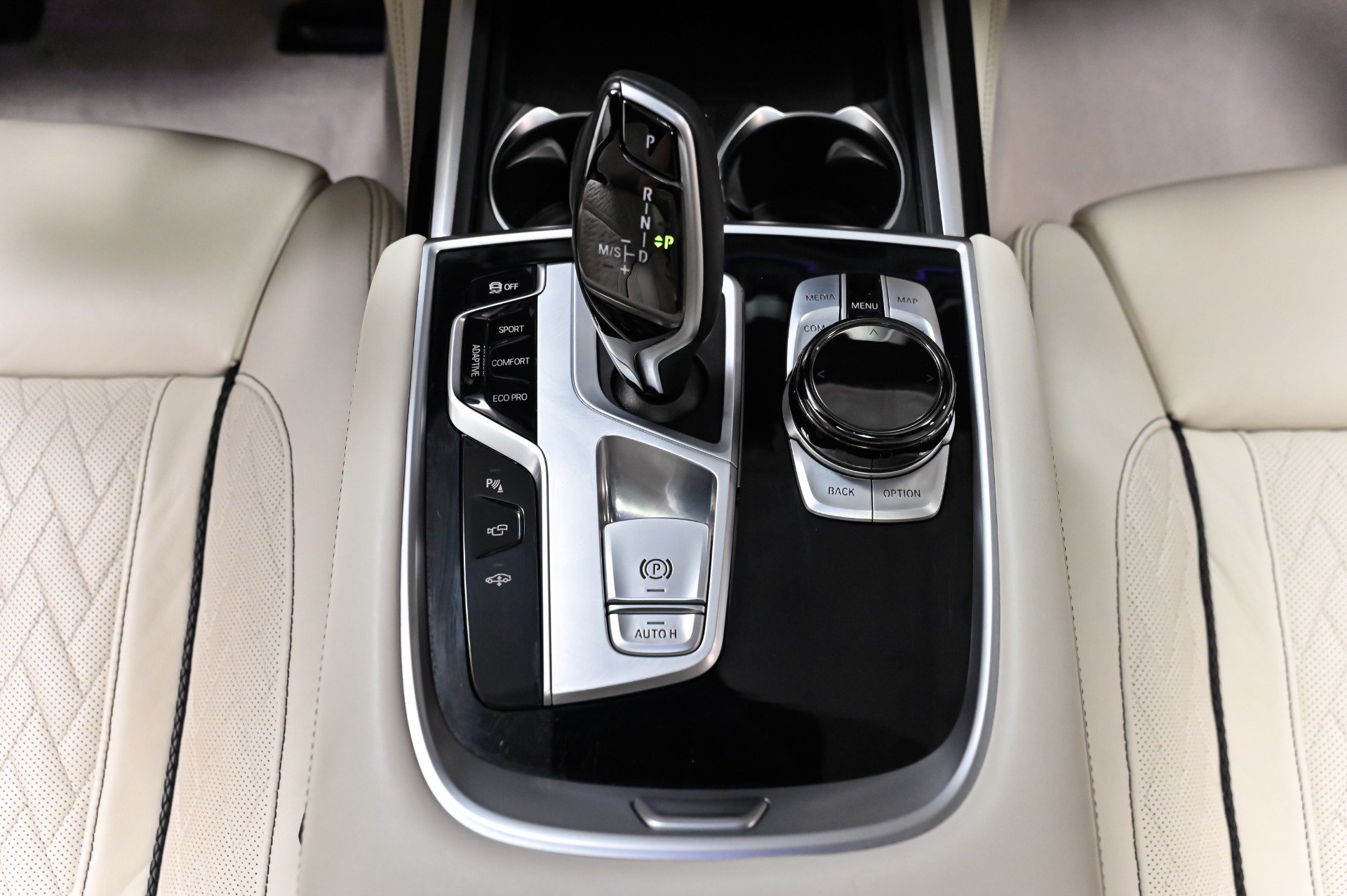 Used 2022 BMW ALPINA B7 xDrive AWD/4WD image 31