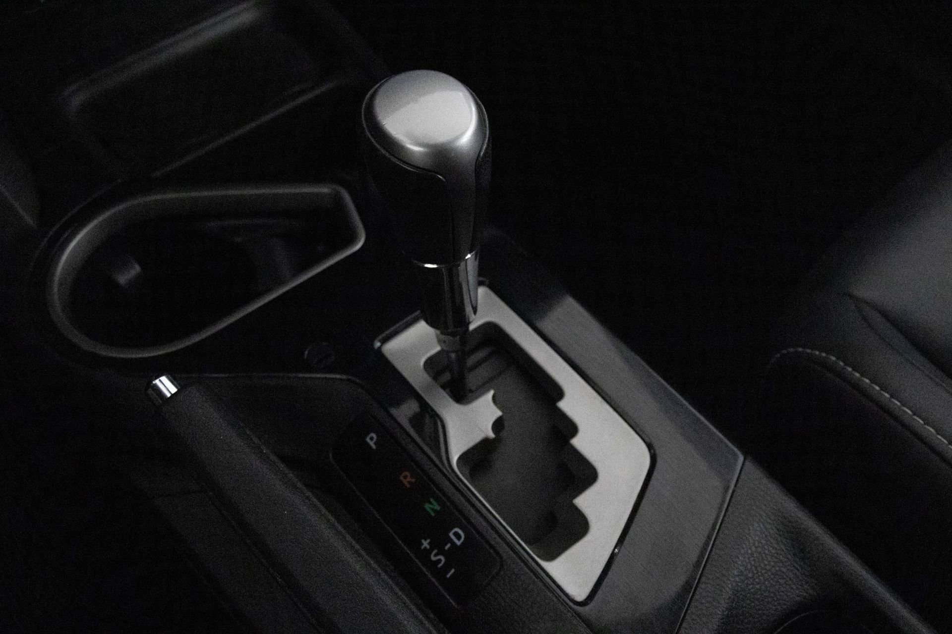 Used 2018 Toyota RAV4 Limited w/ All Weather Liner Package image 25