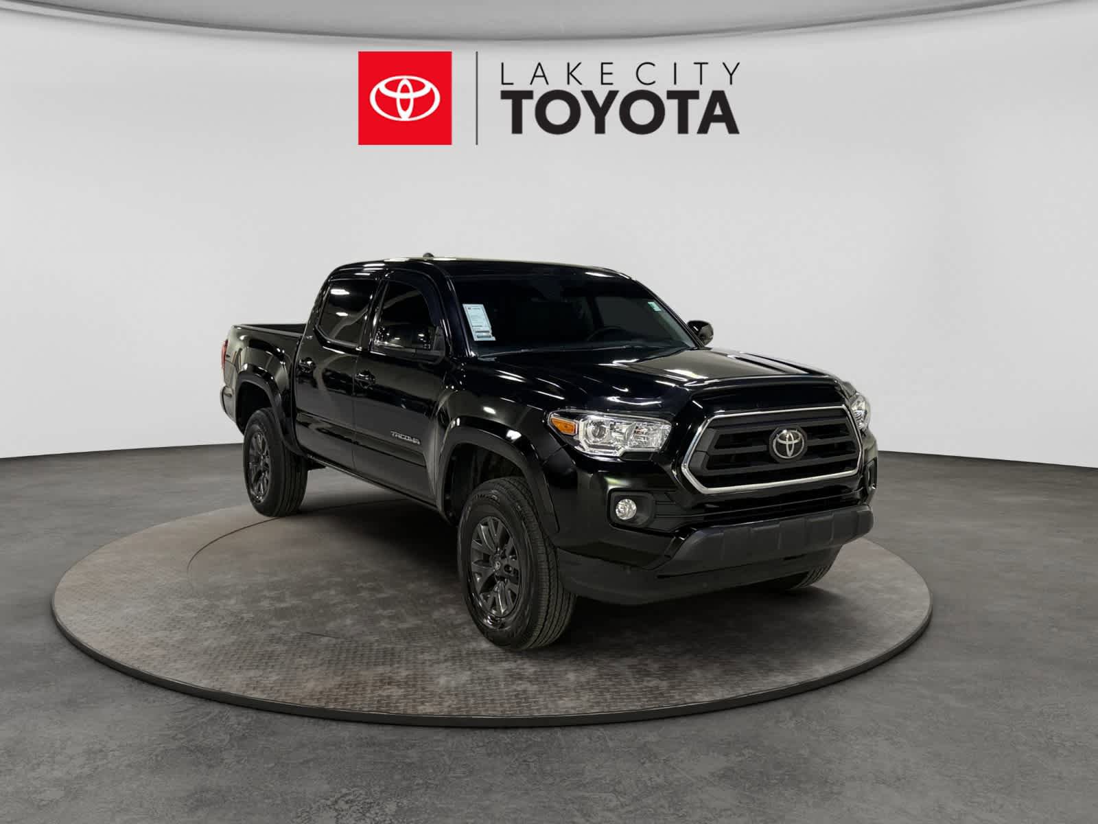 Used 2023 Toyota Tacoma SR5 w/ Technology Package AWD/4WD image 13