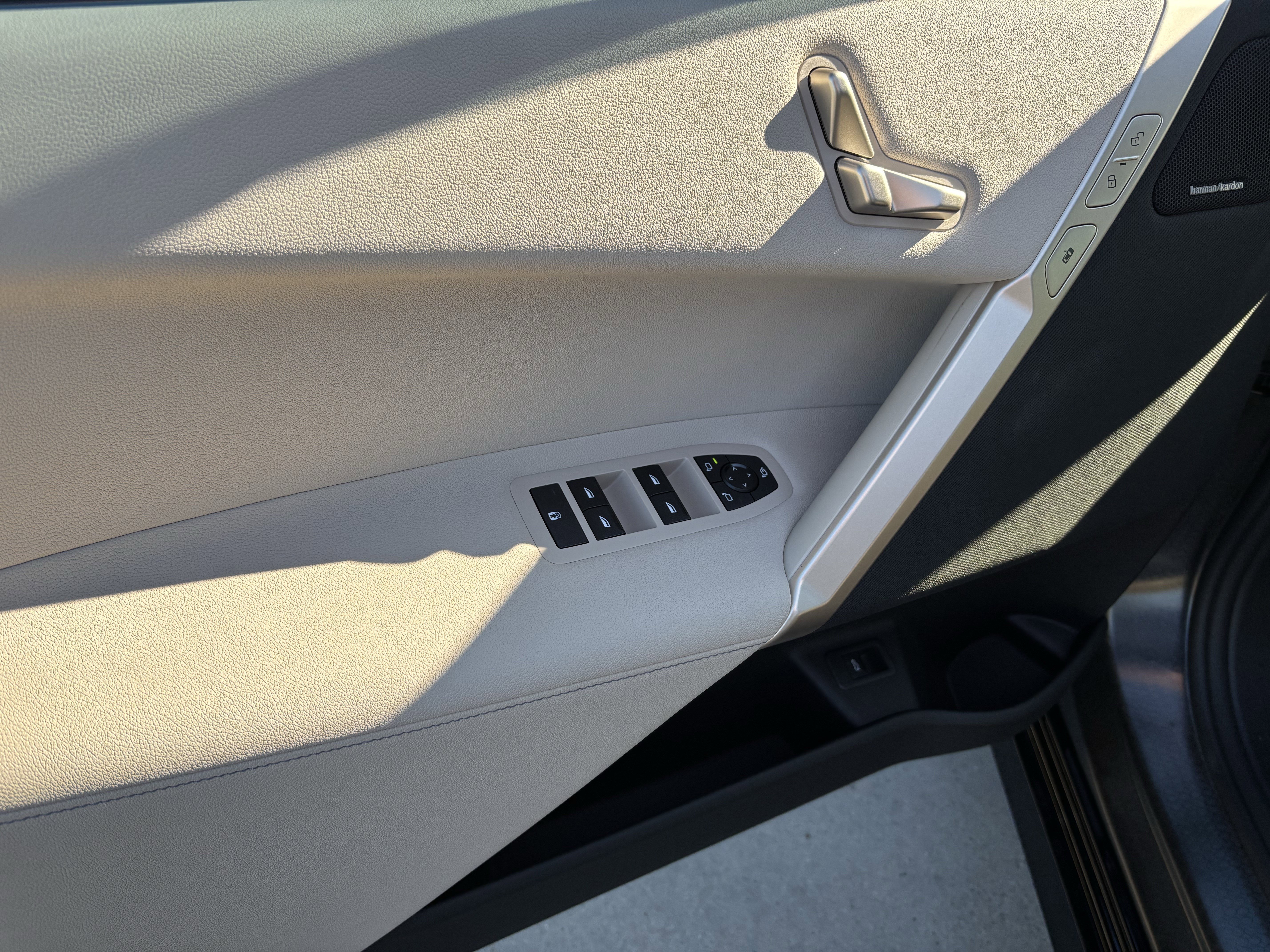 New 2026 BMW iX xDrive60 image 14