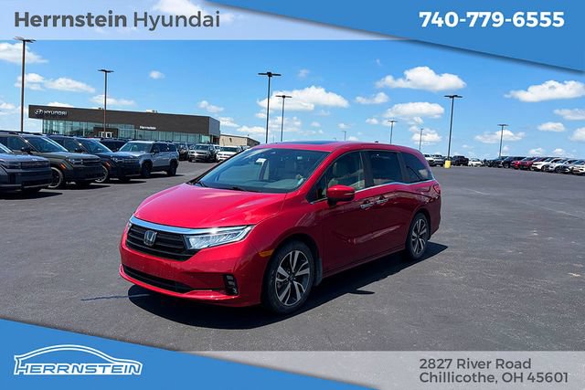 Used 2024 Honda Odyssey Touring image 3