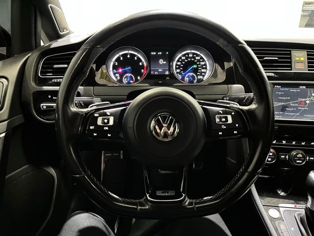 Used 2017 Volkswagen Golf R 4-Door image 17