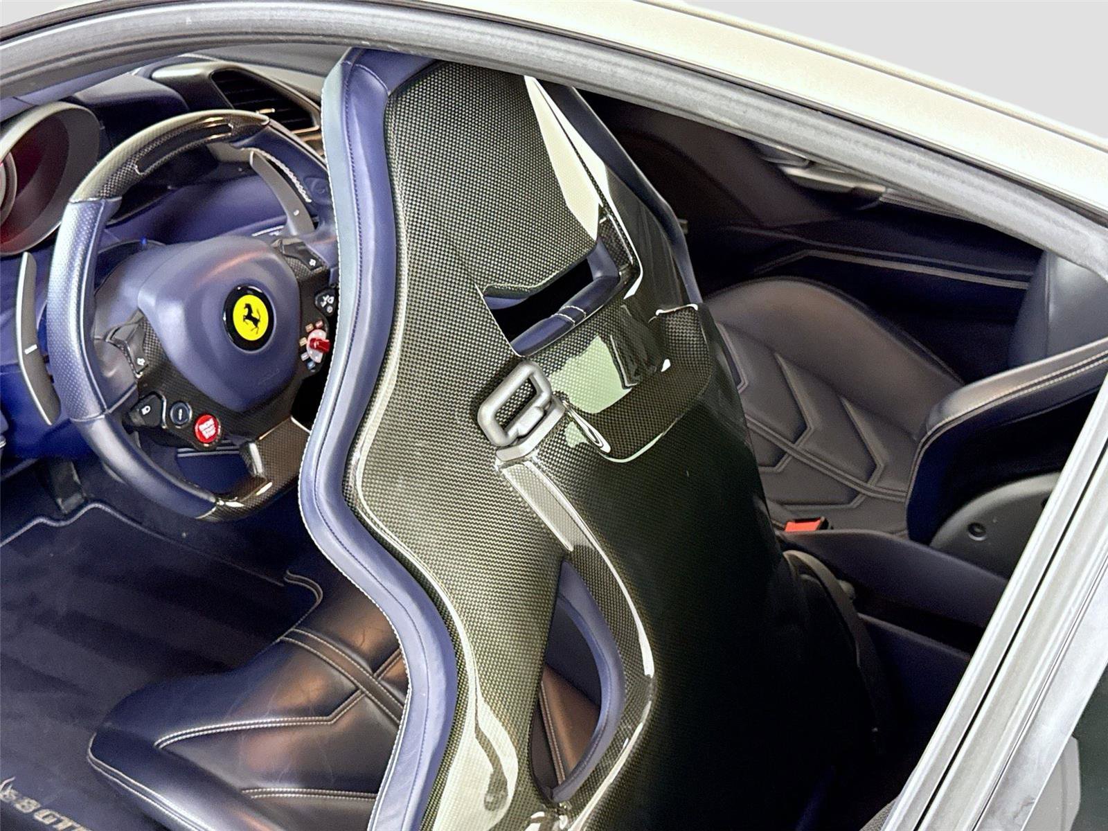 Used 2016 Ferrari 488 GTB RWD image 14