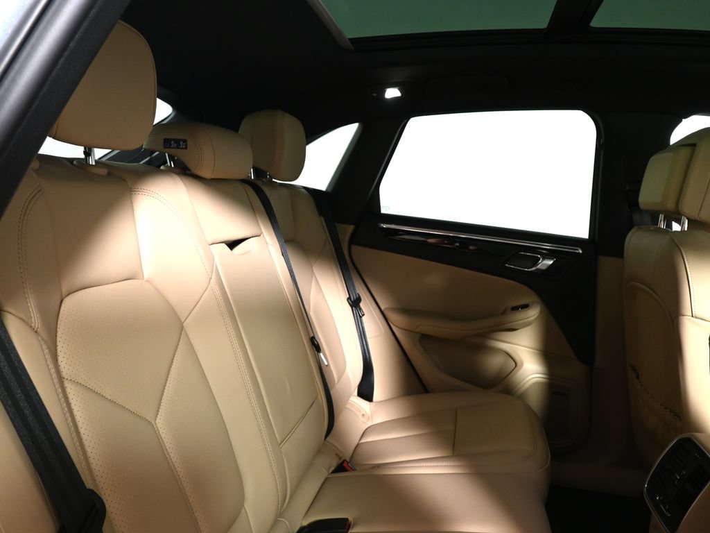 New 2026 Porsche Macan AWD/4WD image 39