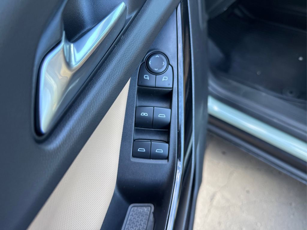 Used 2025 Chevrolet Equinox ACTIV AWD/4WD image 33