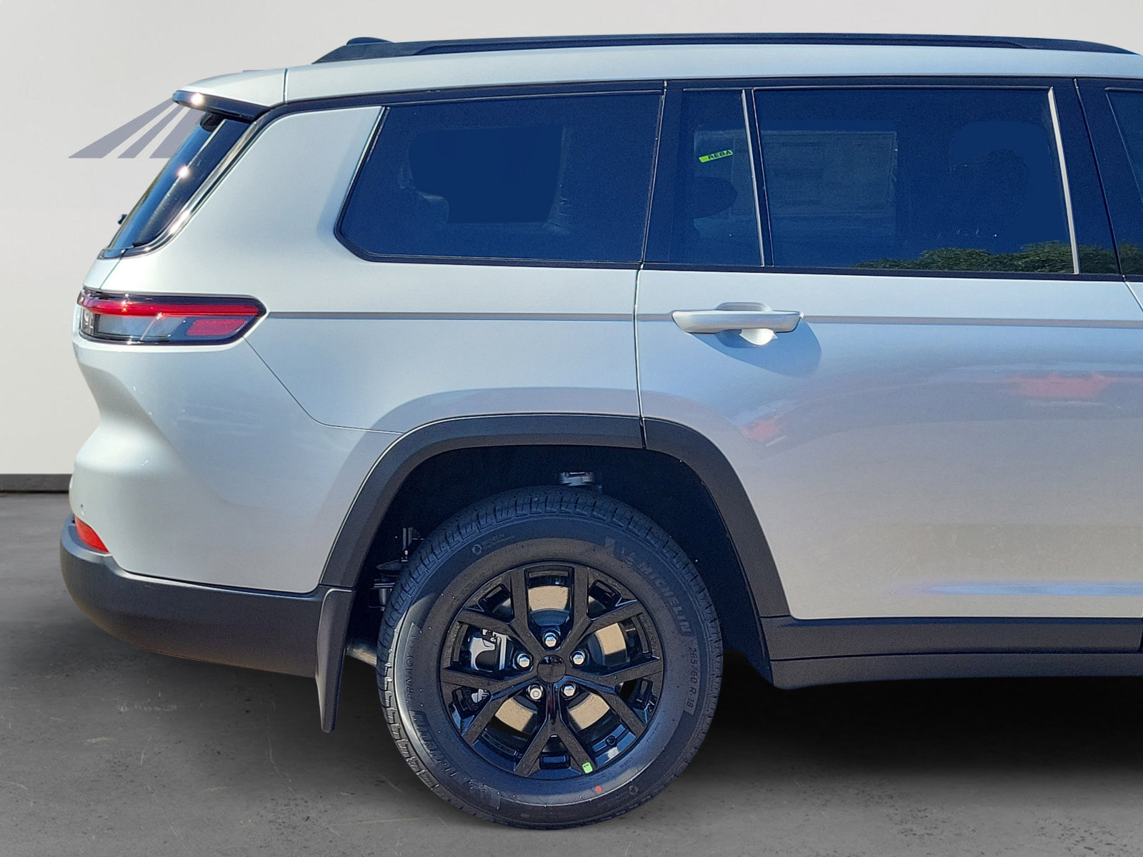 New 2025 Jeep Grand Cherokee L Altitude image 6