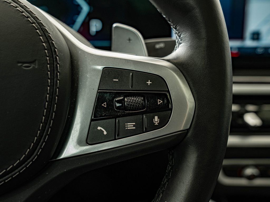 Used 2024 BMW X6 xDrive40i w/ Premium Package image 22