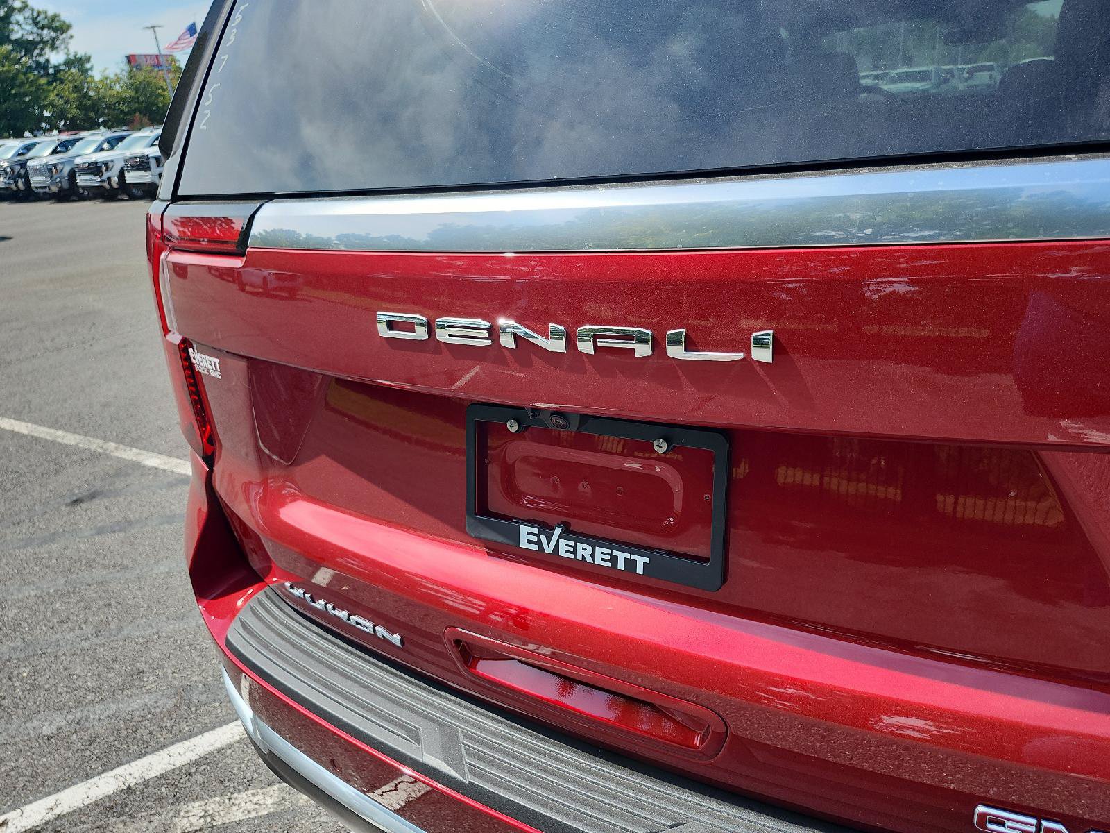 New 2026 GMC Yukon XL Denali w/ Sun & Power Step Package AWD/4WD image 4