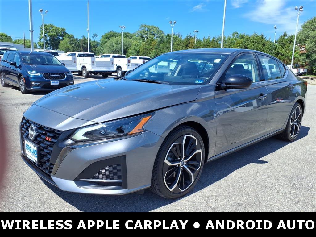 Used 2024 Nissan Altima 2.5 SR w/ SR Premium Package FWD image 7