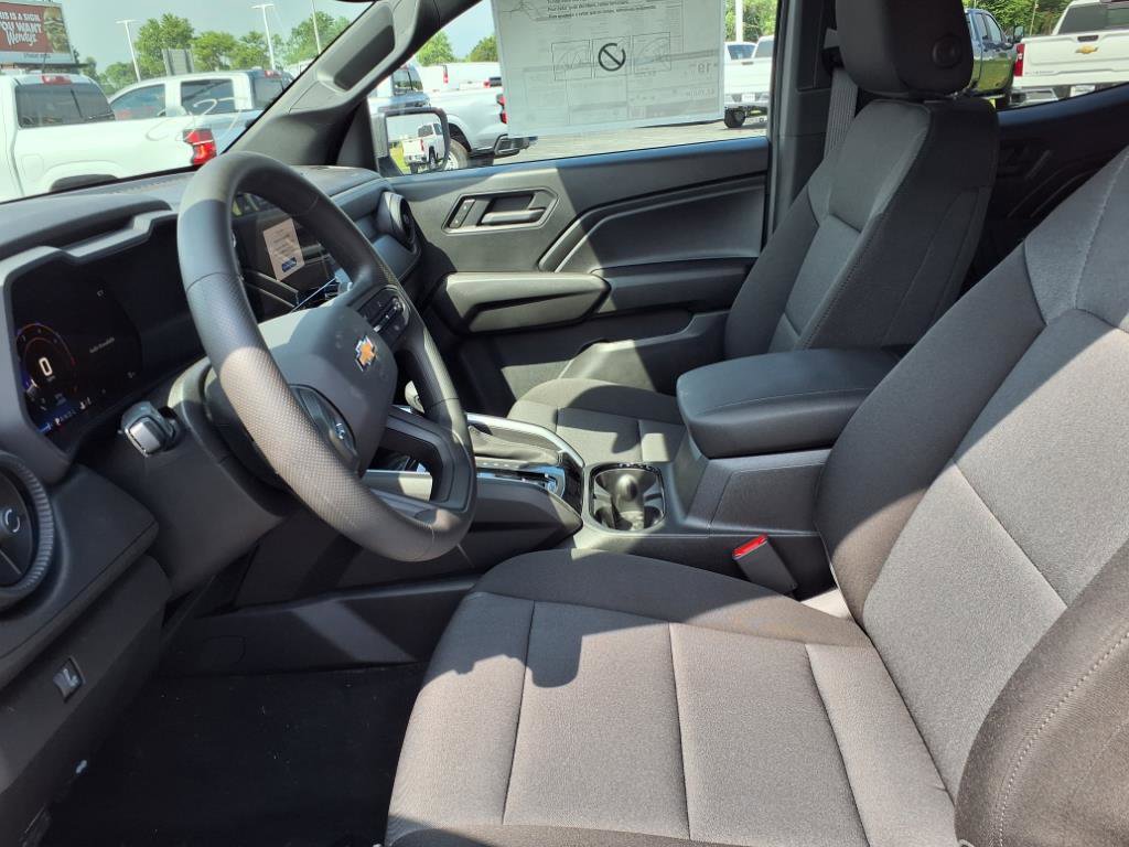New 2025 Chevrolet Colorado W/T image 11