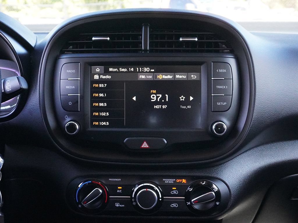 Used 2025 Kia Soul LX w/ LX Technology Package FWD image 42