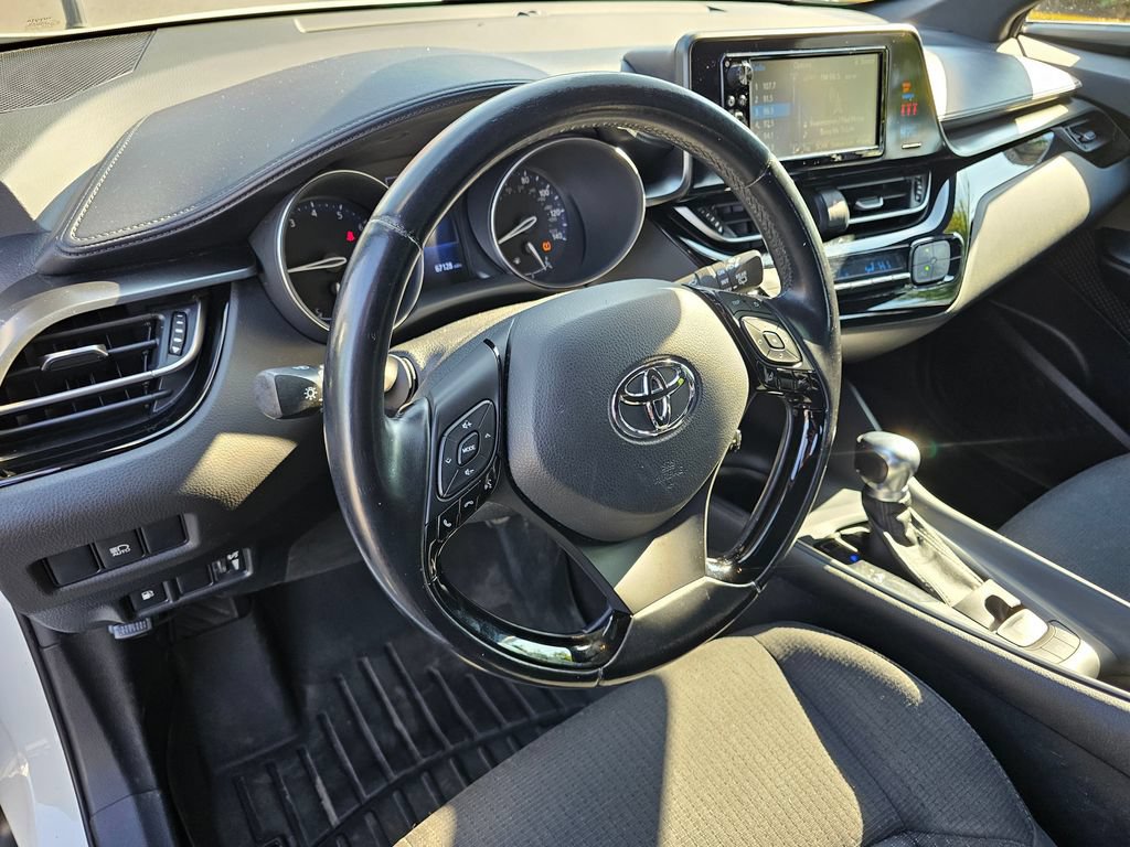 Used 2018 Toyota C-HR XLE FWD image 25