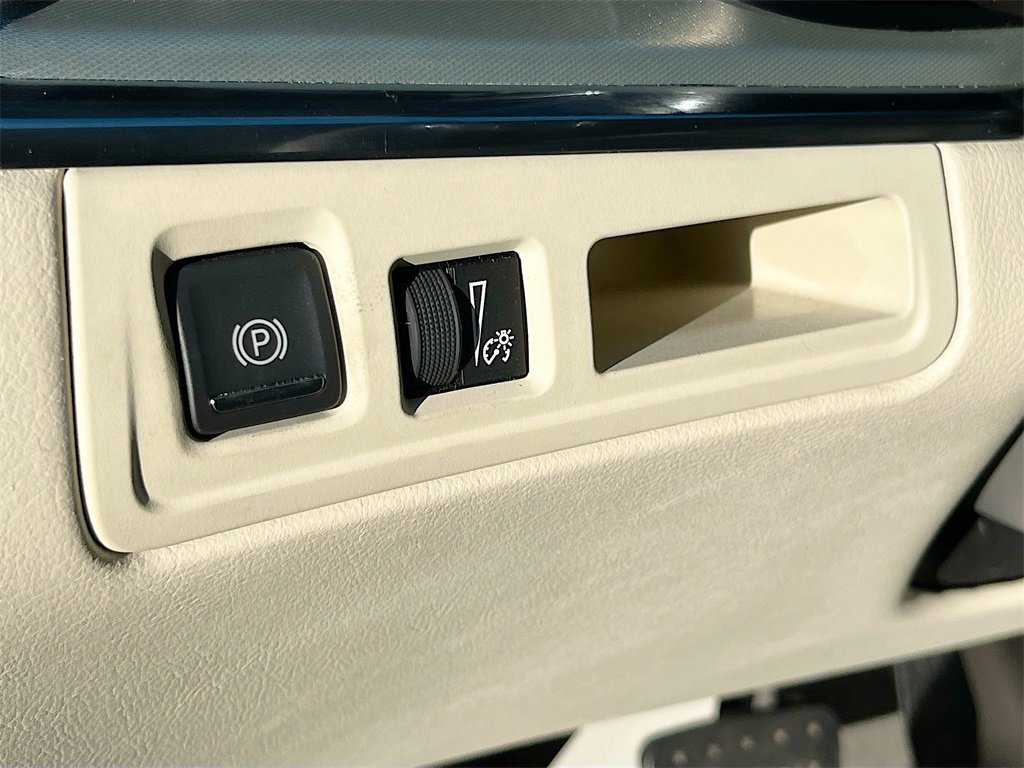 Used 2020 Cadillac XT5 Premium Luxury w/ LPO, Floor Liner Package image 9