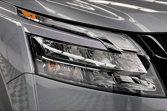 New 2025 Nissan Pathfinder Platinum w/ Lighting Package (N93) image 14