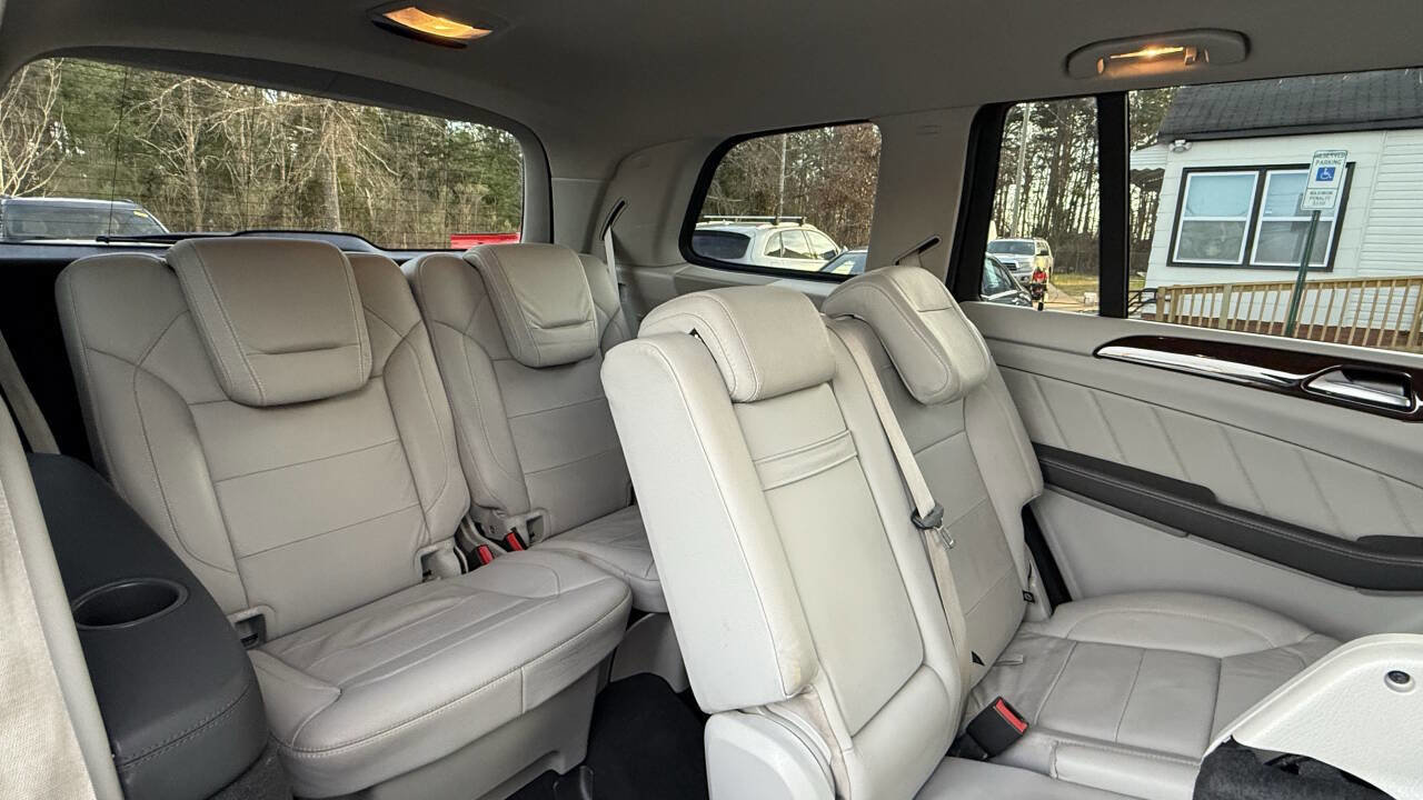 Used 2016 Mercedes-Benz GL 450 GL 450 4MATIC AWD 4dr SUV w/ Premium I Package image 18