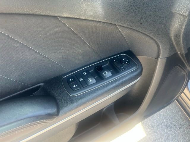 Used 2019 Dodge Charger SXT image 16
