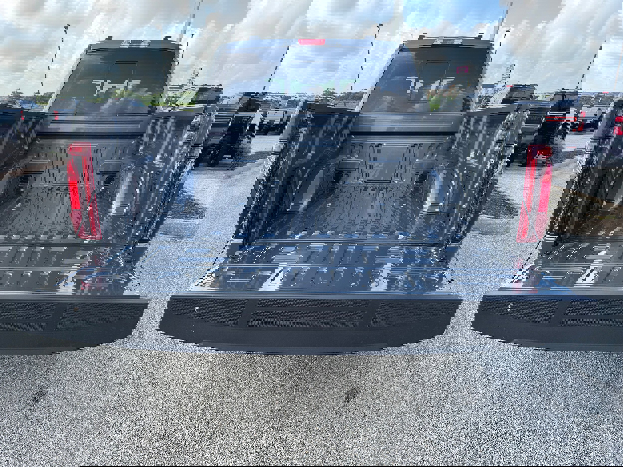 New 2025 Ford F150 Lariat w/ Equipment Group 501A Mid image 25