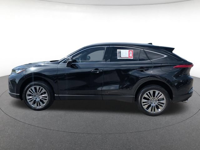 Used 2023 Toyota Venza XLE AWD/4WD image 3