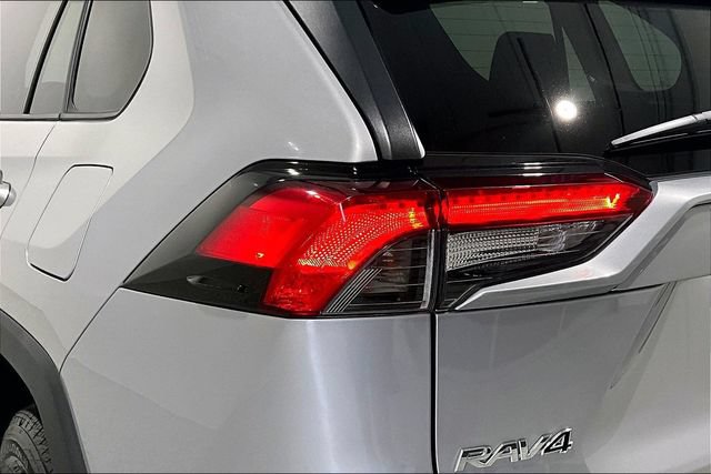 Used 2020 Toyota RAV4 LE AWD/4WD image 45