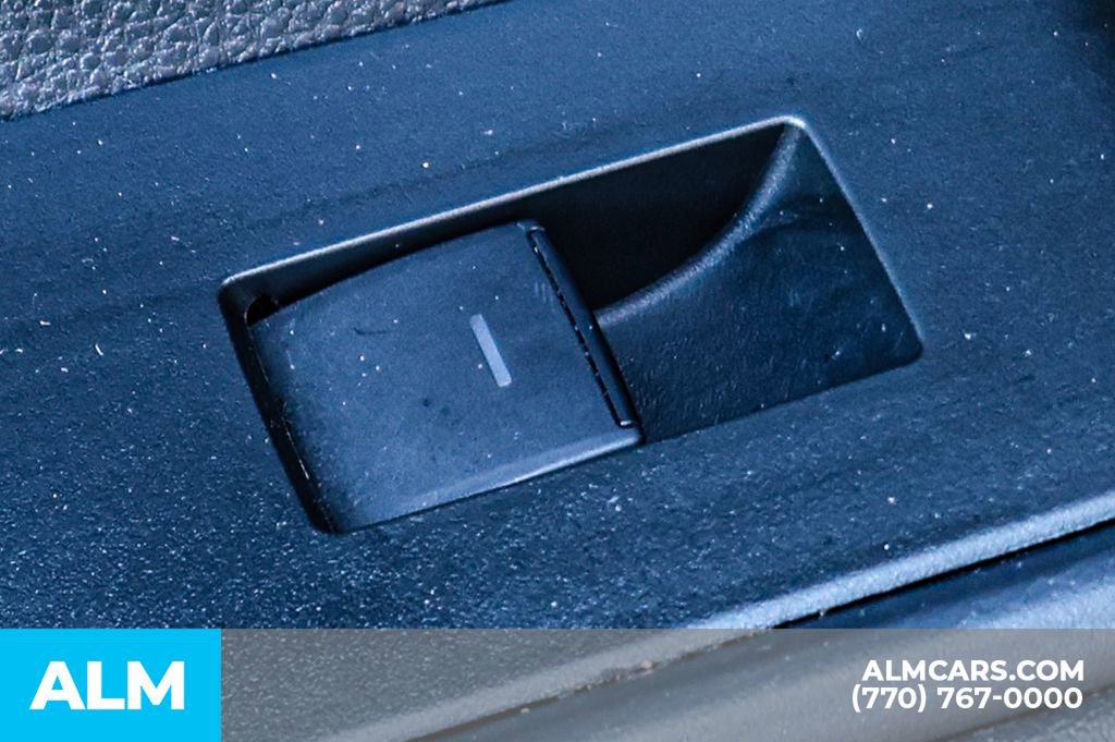 Used 2025 Toyota Highlander LE image 54