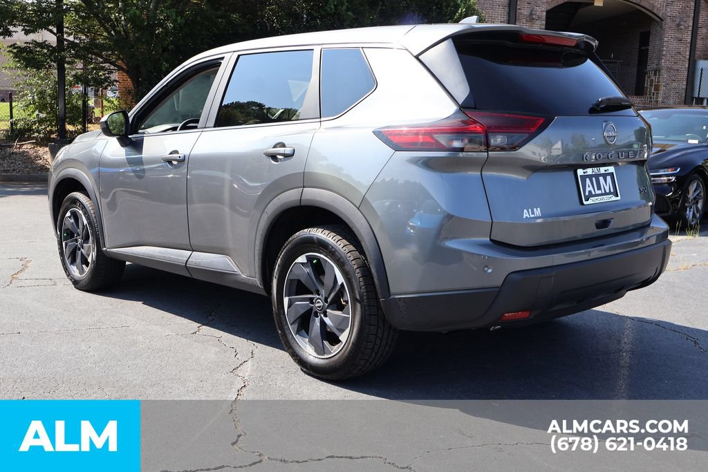 Used 2024 Nissan Rogue SV FWD image 8