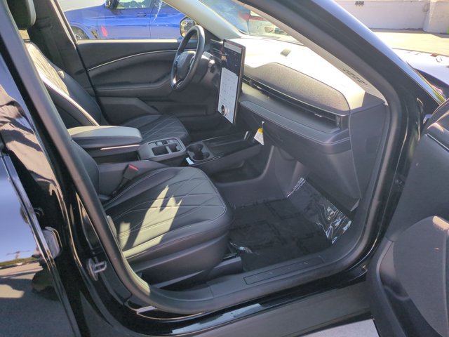 Used 2025 Ford Mustang Mach-E Select w/ Comfort Package Lite RWD image 21