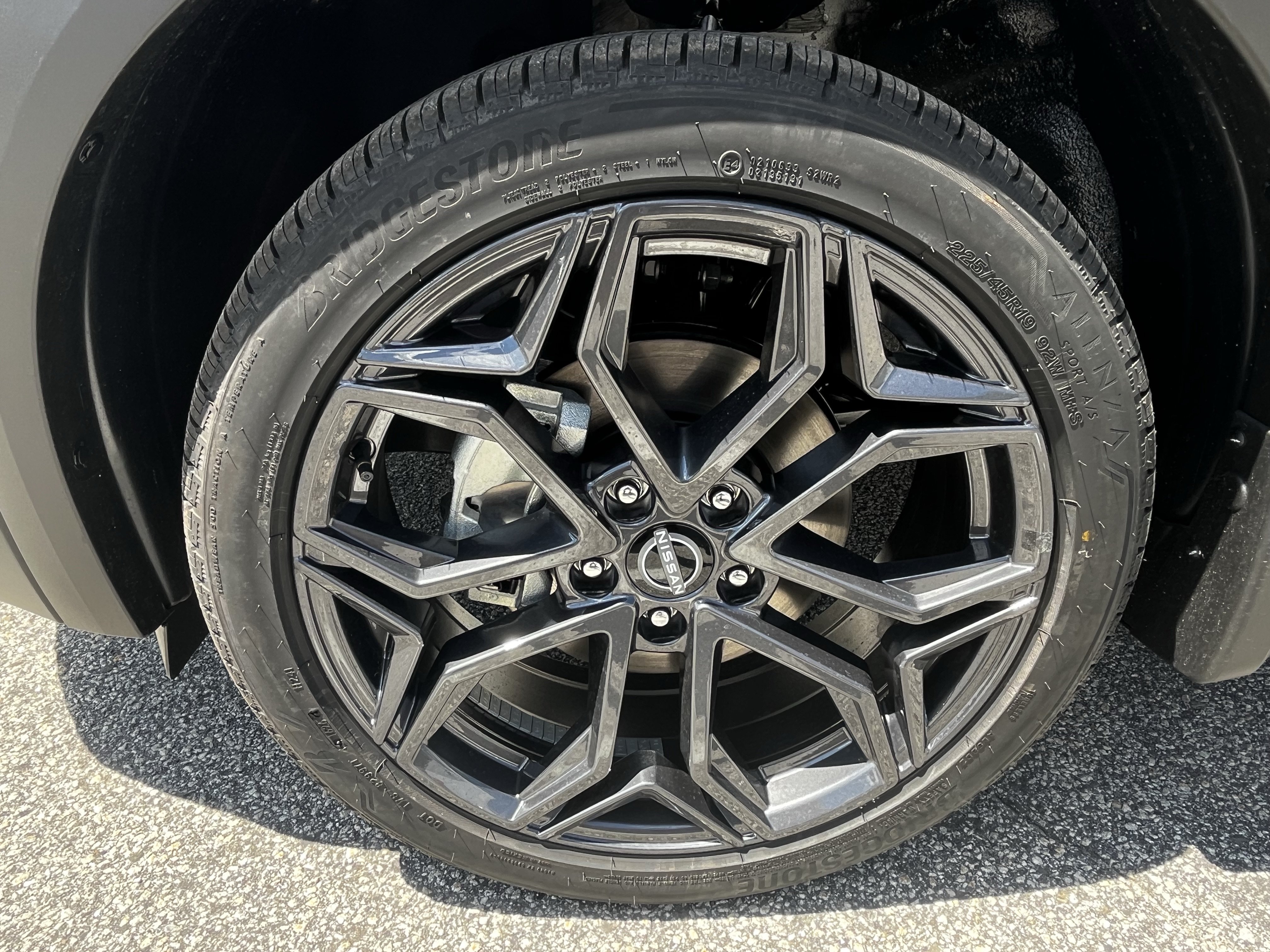 New 2026 Nissan Kicks SR w/ SR Premium Package AWD/4WD image 12