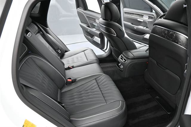 Used 2025 Genesis G90 3.5T AWD/4WD image 22