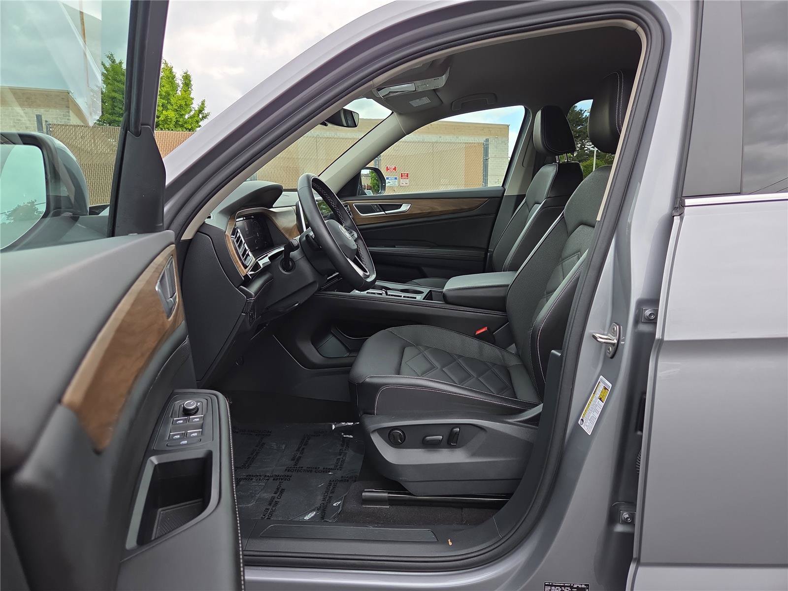 Certified 2024 Volkswagen Atlas SE AWD/4WD image 11