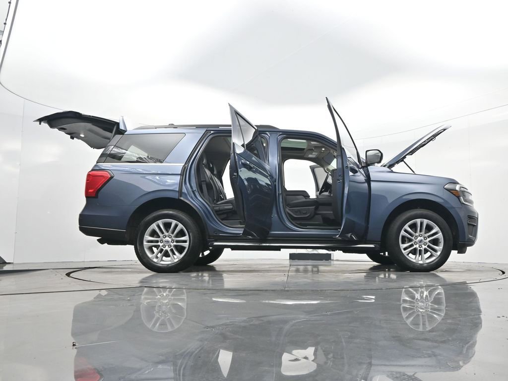 Used 2022 Ford Expedition XLT image 46