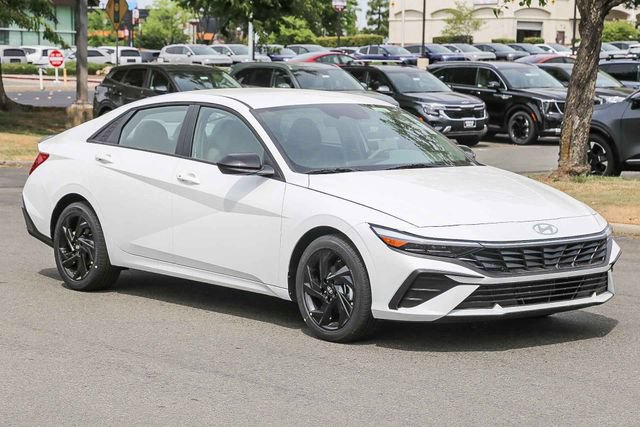 New 2026 Hyundai Elantra Sport FWD image 4