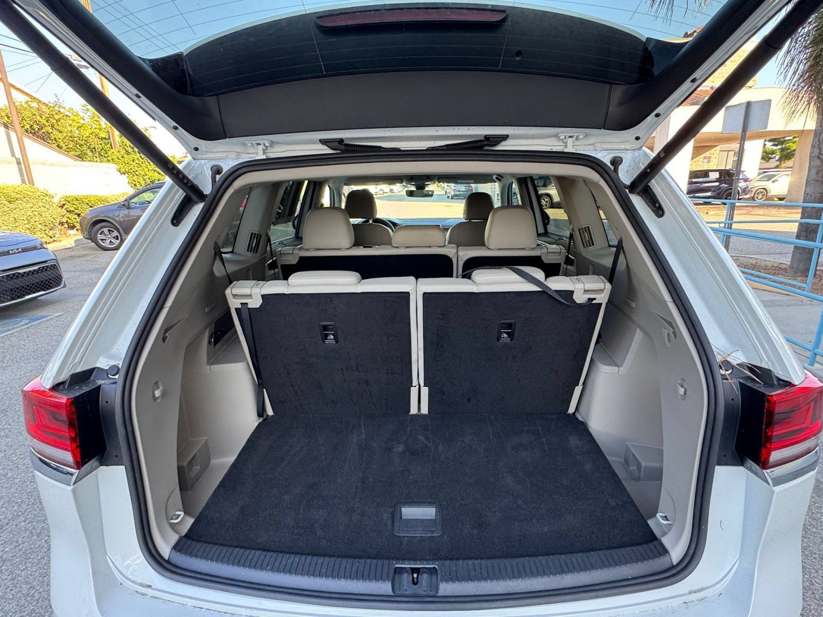 Used 2026 Volkswagen Atlas SE FWD image 34