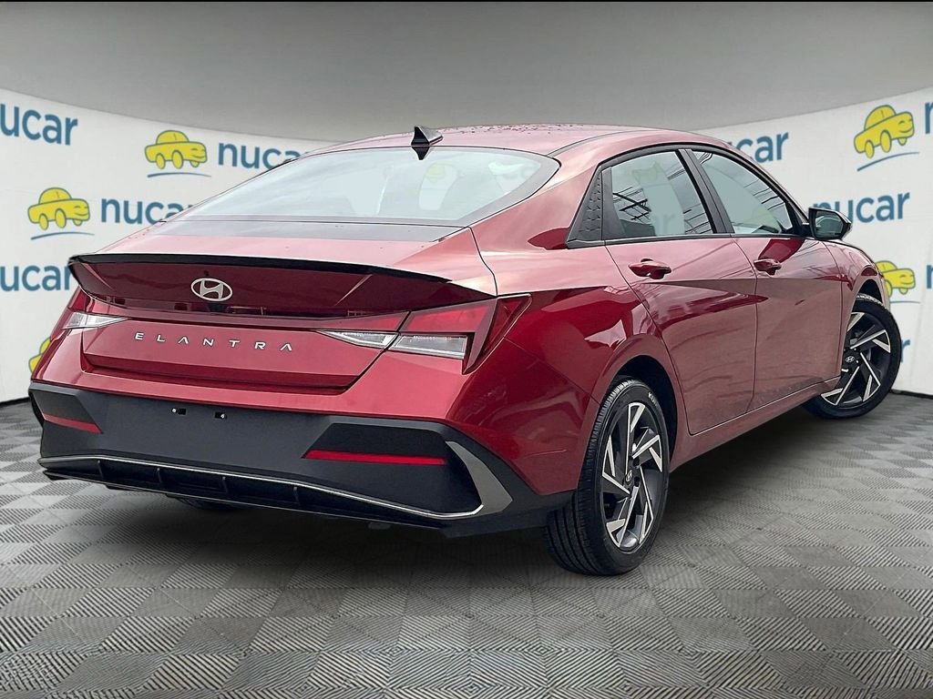 Certified 2025 Hyundai Elantra Sport FWD image 6