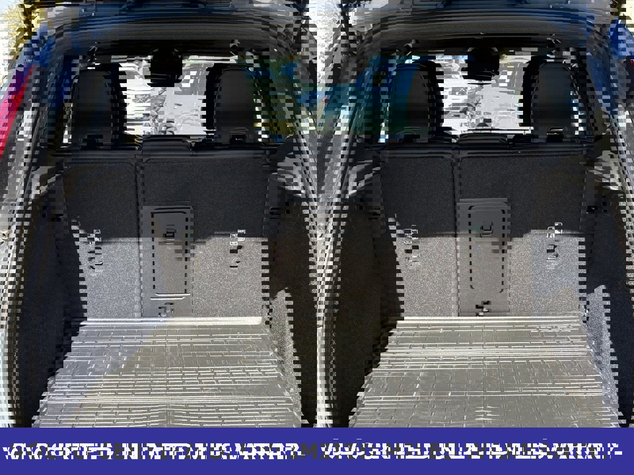 Certified 2022 Volvo XC40 T5 R-Design w/ Advanced Package image 39