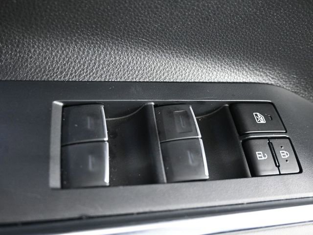 Used 2023 Toyota Highlander Platinum FWD image 29