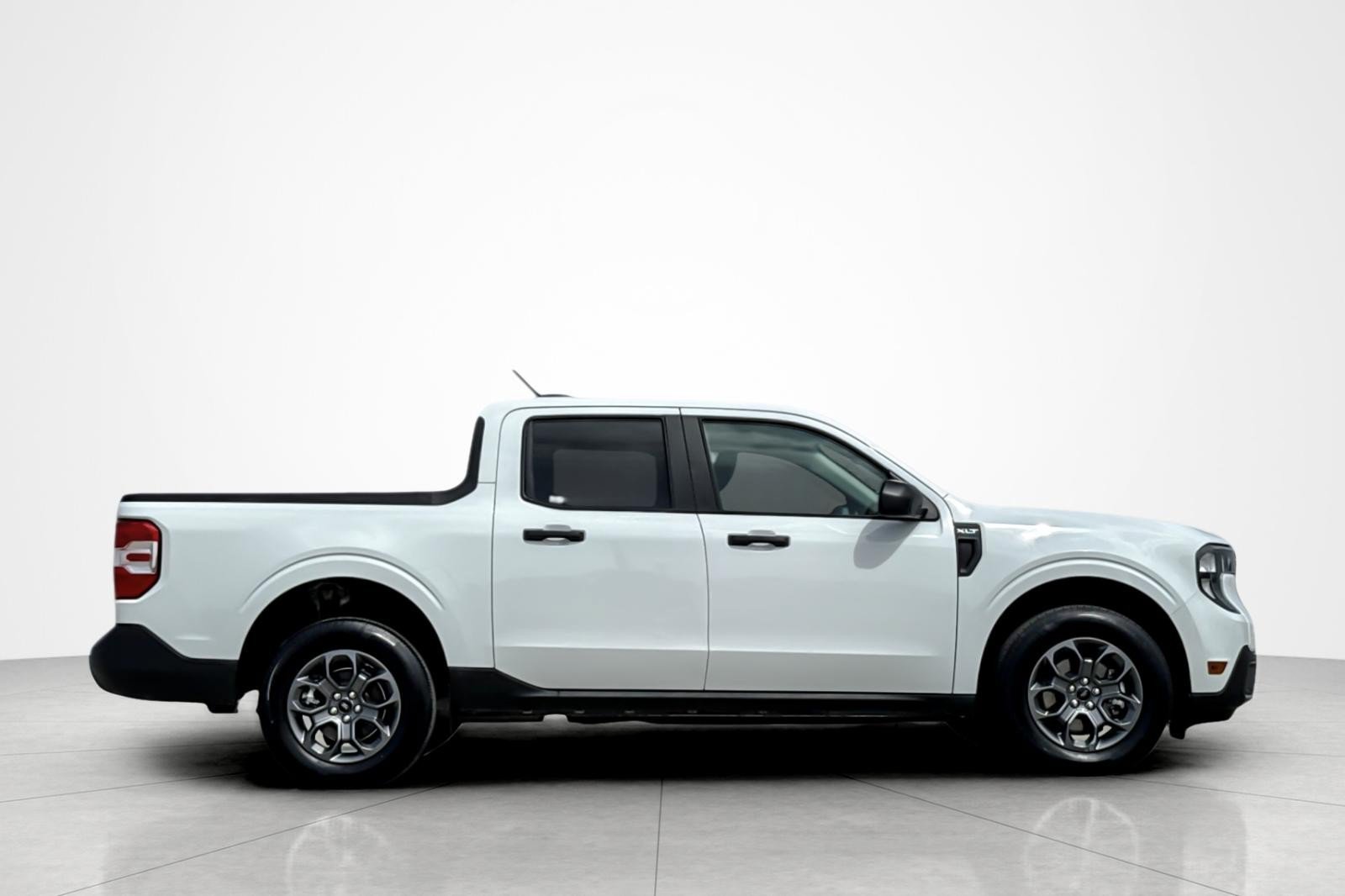 Used 2025 Ford Maverick XLT FWD image 6