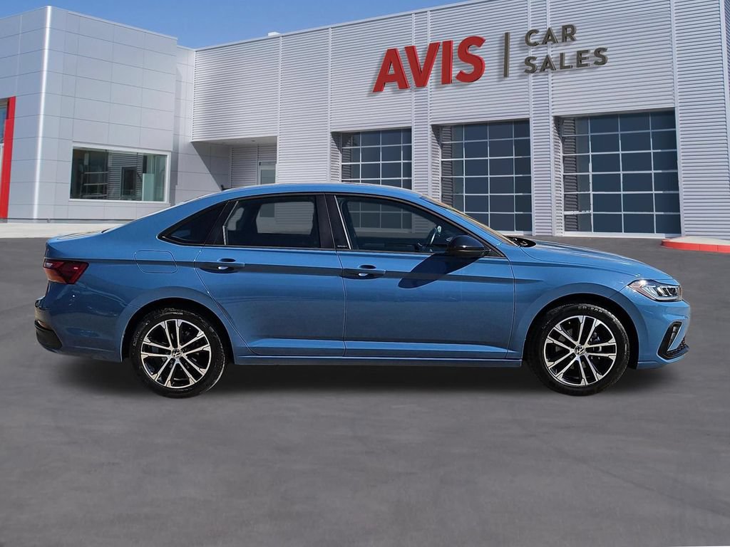 Used 2025 Volkswagen Jetta Sport FWD image 5