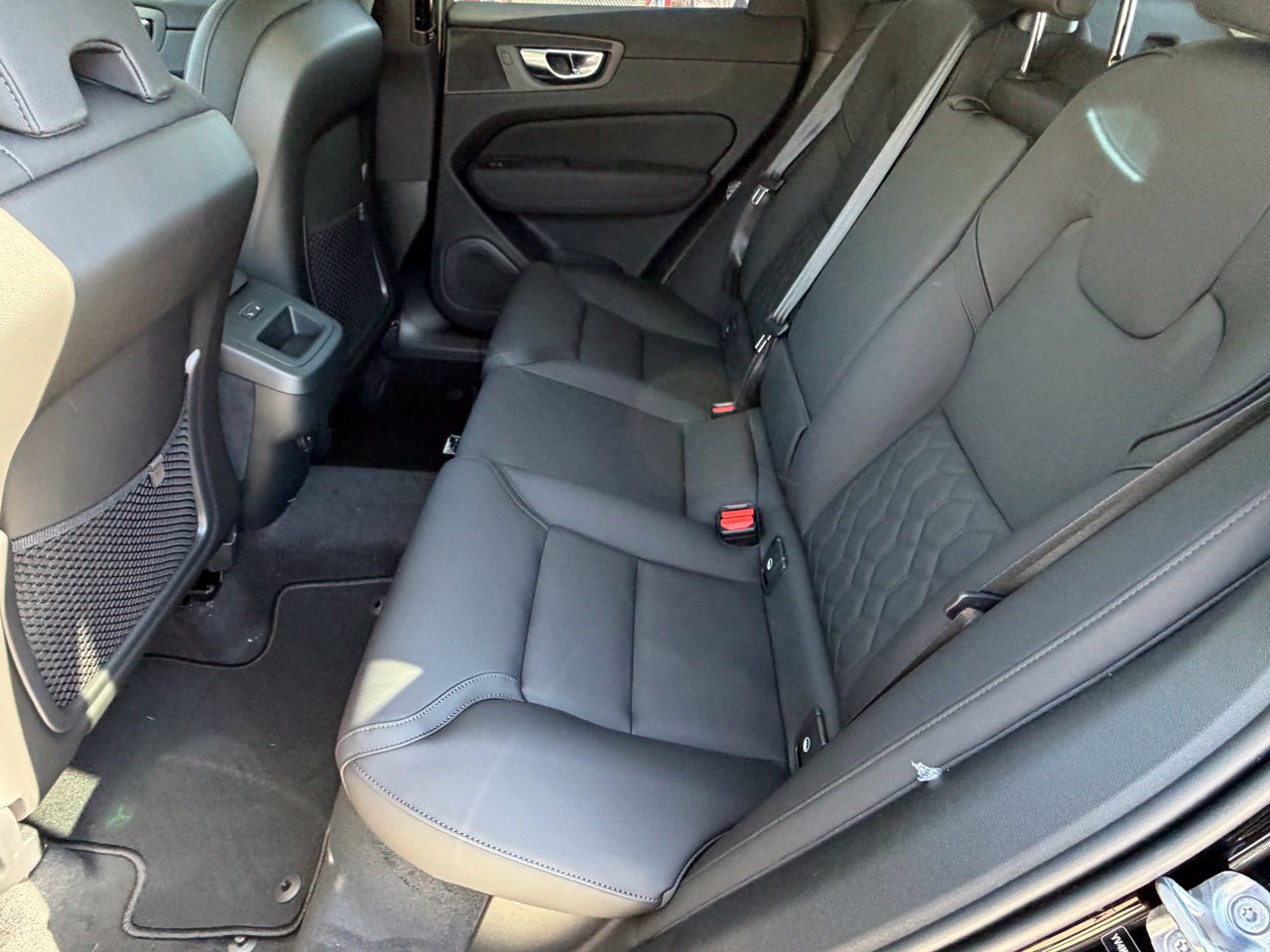 New 2027 Volvo XC60 B5 Plus AWD/4WD image 25