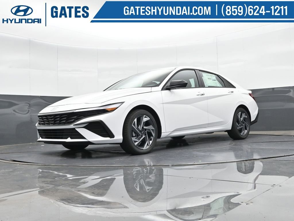 Used 2025 Hyundai Elantra Sport image 44