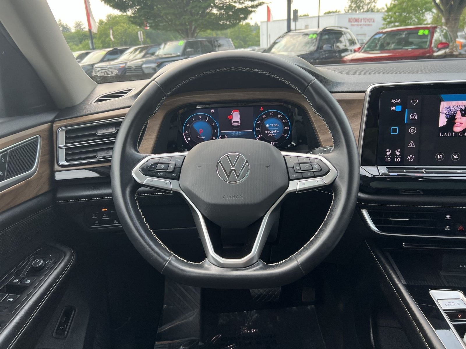 Used 2024 Volkswagen Atlas SE w/ Panoramic Sunroof Package AWD/4WD image 16