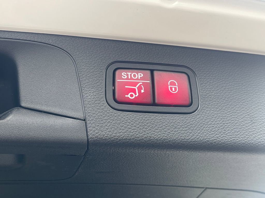 Used 2022 Mercedes-Benz GLC 300 4MATIC image 13