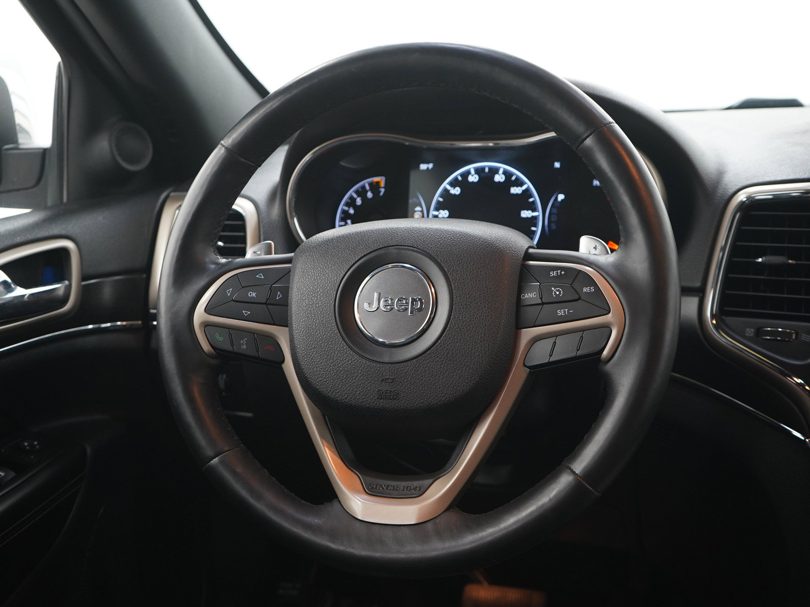 Used 2014 Jeep Grand Cherokee Limited AWD/4WD image 19