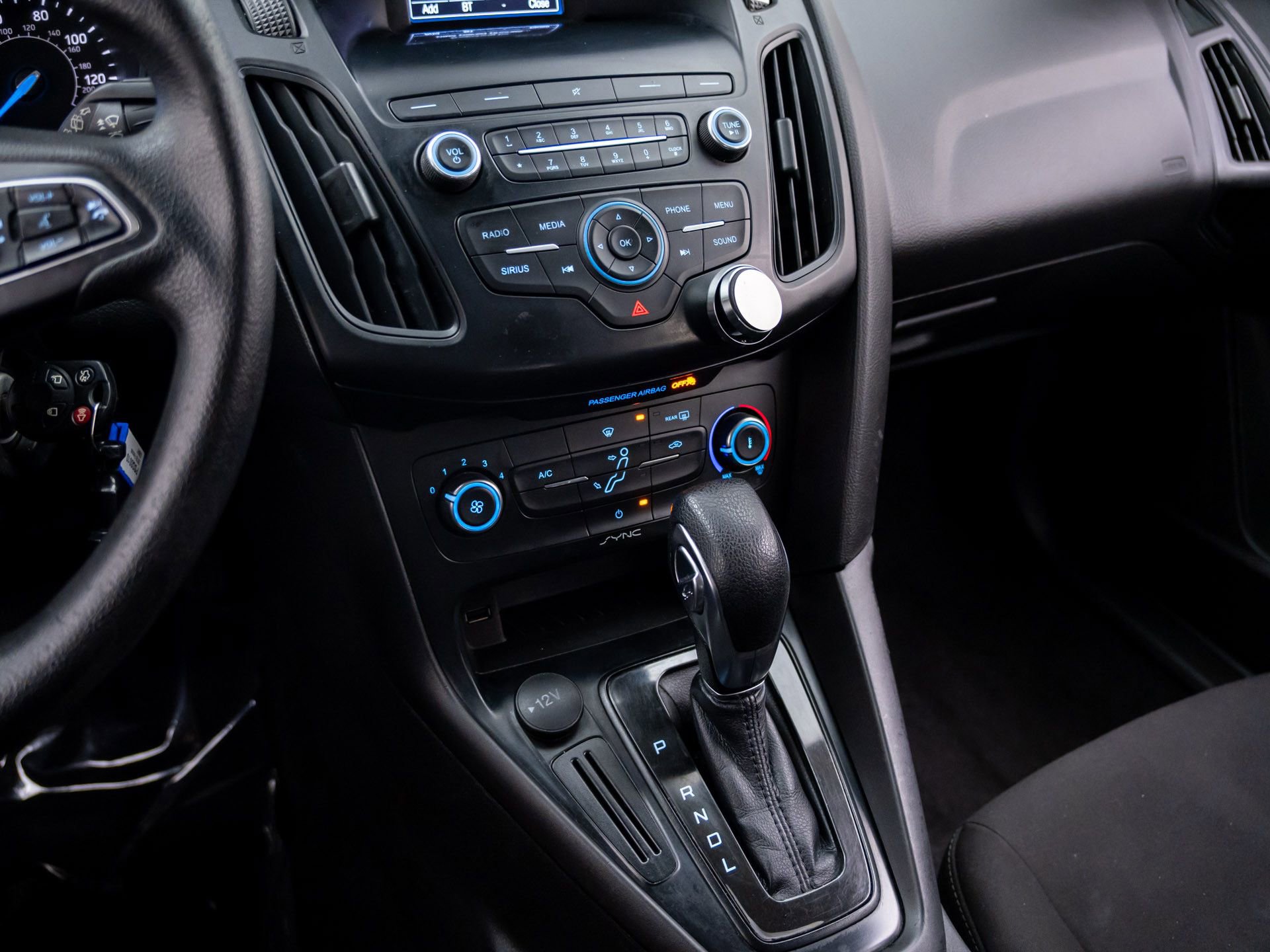 Used 2018 Ford Focus SE FWD image 12