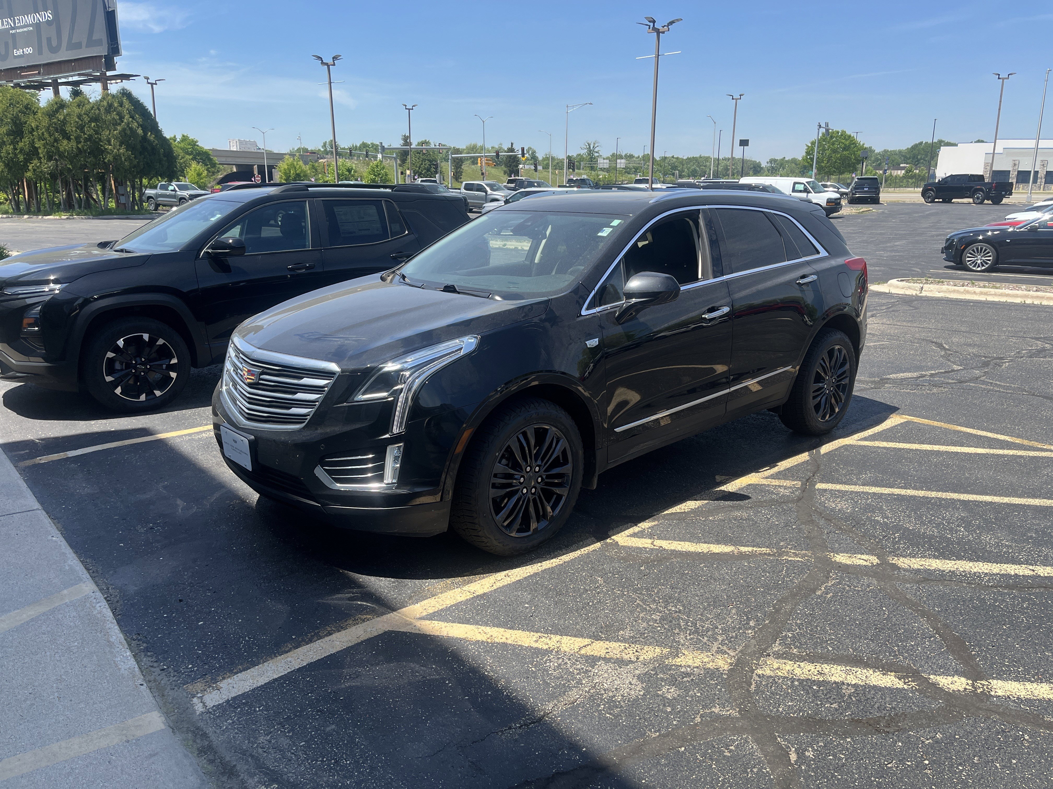Used 2017 Cadillac XT5 Premium Luxury AWD/4WD image 1